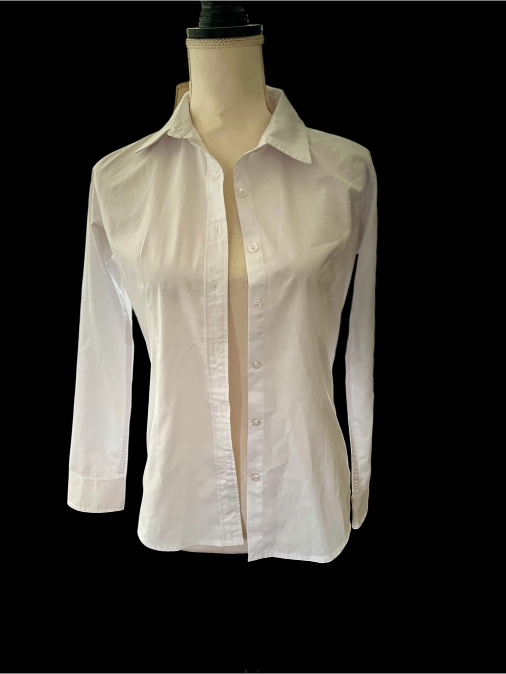 Women's White Button-Down Shirt with Classic Collar